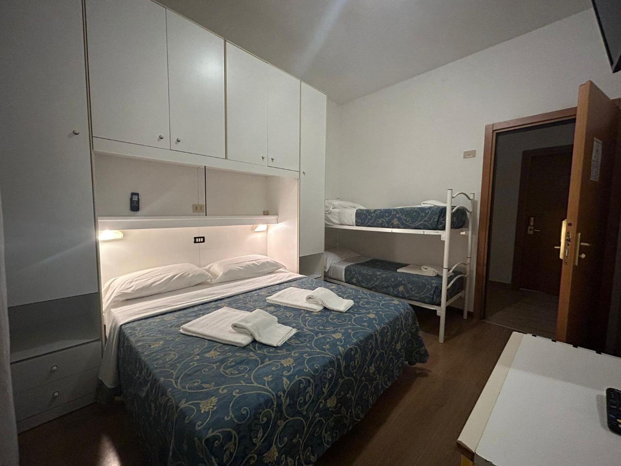 Hotel Neps Lido di Jesolo Exterior photo