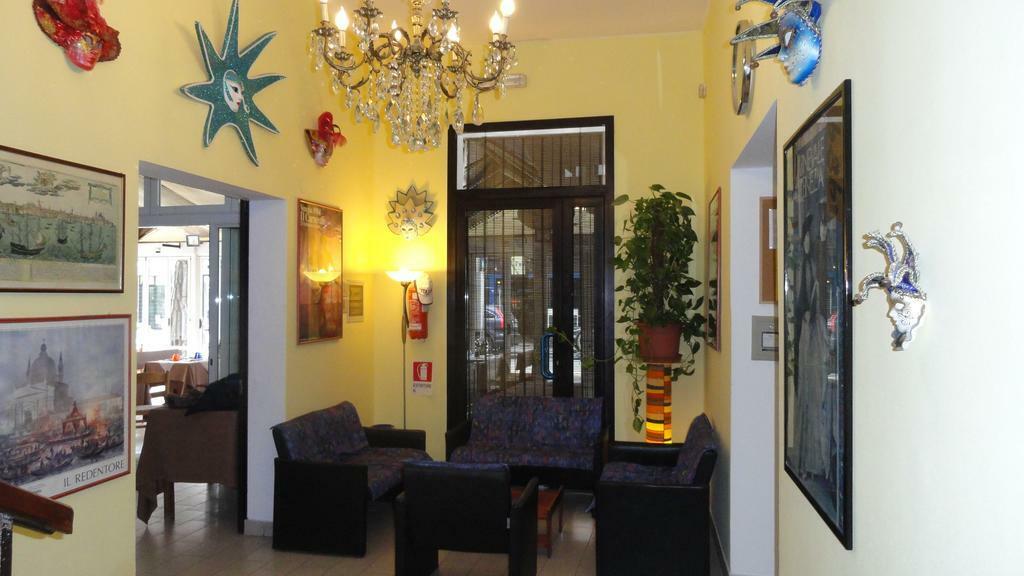 Hotel Neps Lido di Jesolo Exterior photo